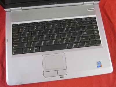 Vintage Sony Vaio PCG-9RFL Laptop Intel P4/512MB Ram/40GB HDD/Win