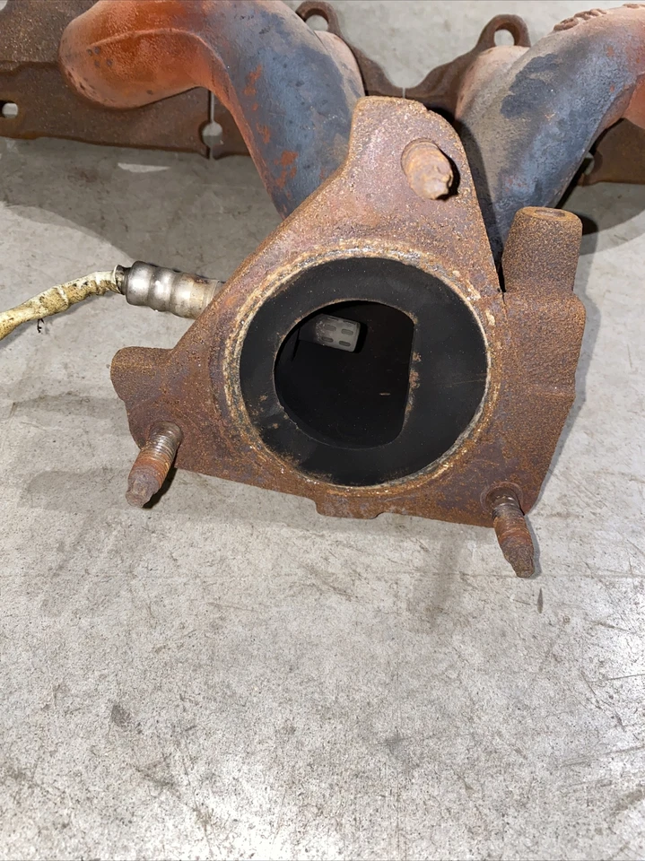 Chevy Cavalier Sunfire Alero 2002-2005 2,2 L Ecotec colector de escape con escudo- Foto 3 de 4