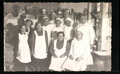 Foto-AK Bäcker mit seinen Mitarbeitern 
