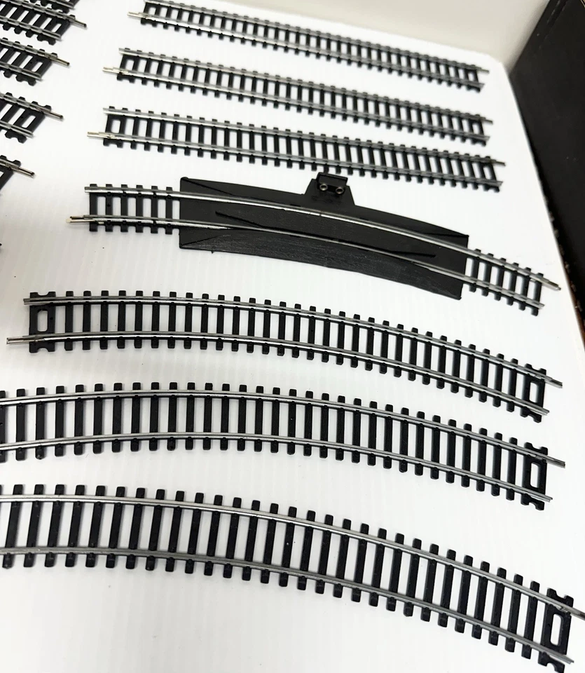Bachmann HO Scale Steel Track Lot Of 15 Straight Curved + Rerailer Terminal - Image 3 of 4