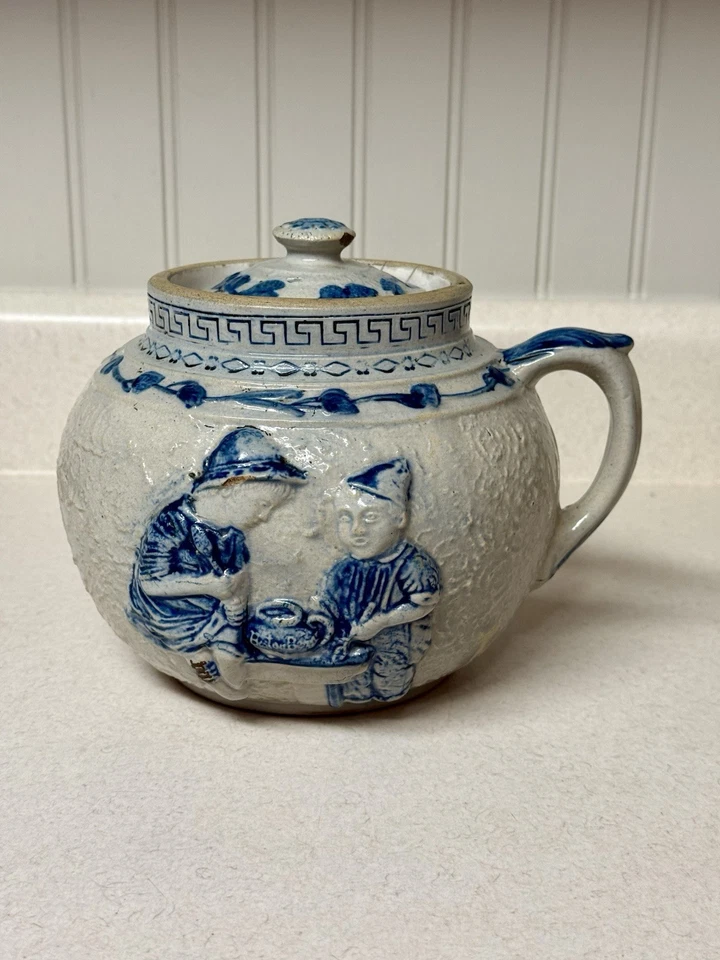 Olla con mango de gres Boston Baked Beans White Utica NY de la década de 1890 con tapa gris azul Foto 4 de 4