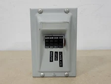 FEDERAL PIONEER 4 x 15 Amp, 1 Pole, 120/240 volts Circuit Breaker w/ Enclosure