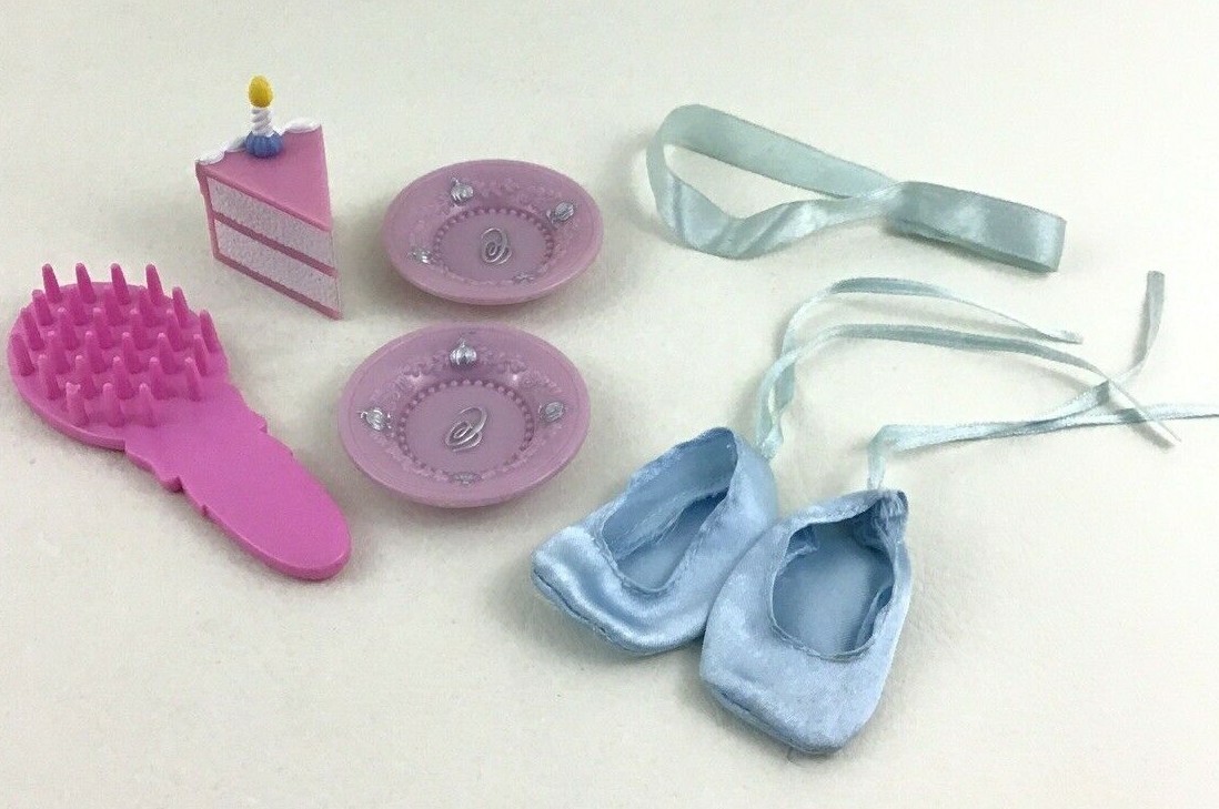 Disney Princess Cinderella Replacement Pieces Birthday Cake Slice Plates Slipper