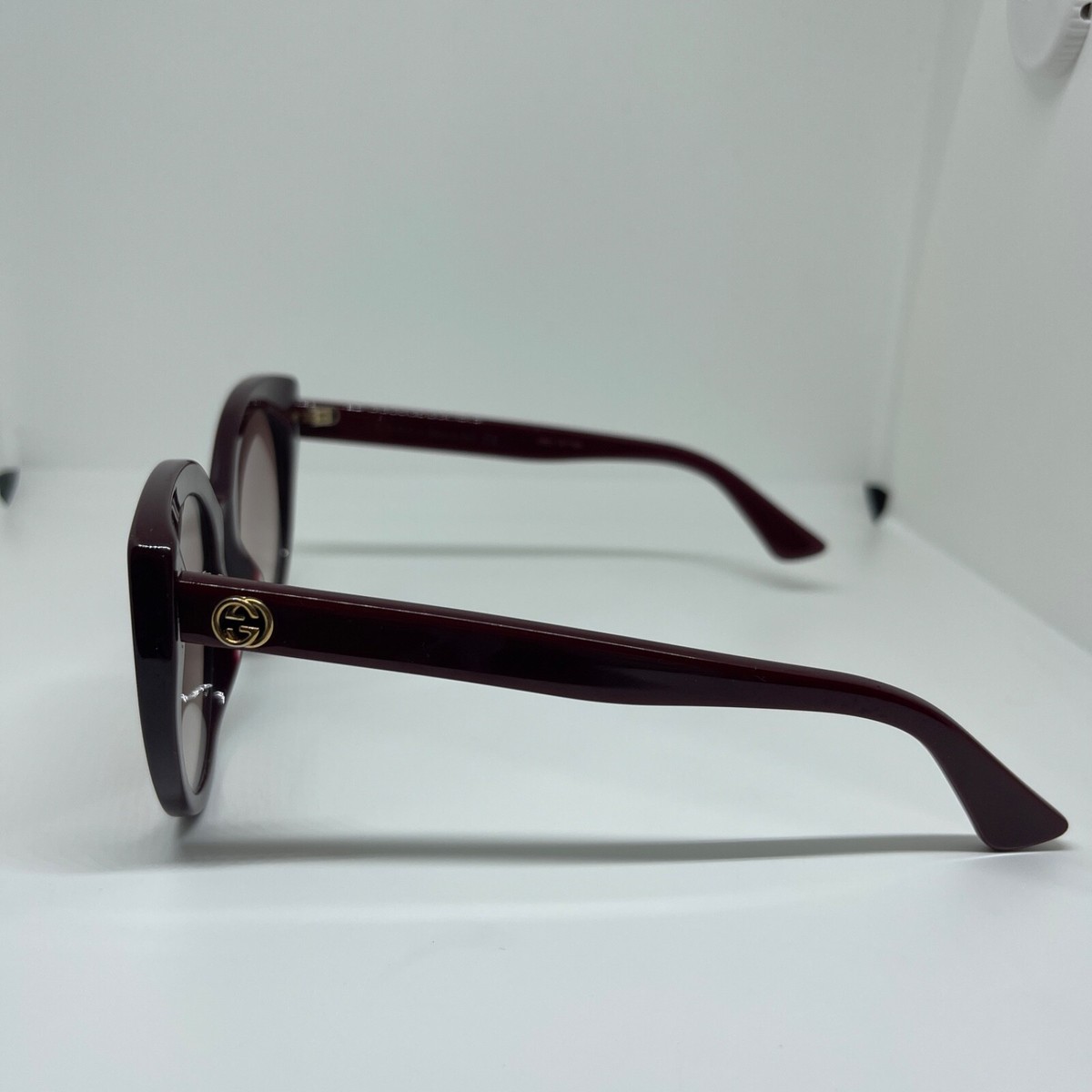 New Authentic Gucci GG0325S 007 55 are women\'s sunglasses. Gucci GG0325 sunglasses - Red - Women|GG0325S007 | thebs.com main image 4