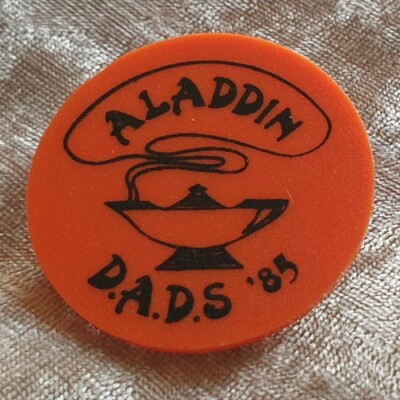 ALADDIN D.A.D.S. 85 PIN BADGE BUTTON RETRO VINTAGE COLLECTABLE ADVERTISING