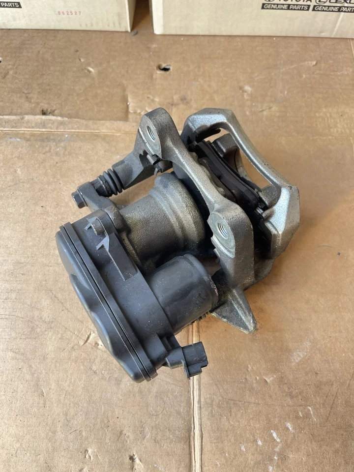 2020 - 2024 丰田 COROLLA 后方右乘客侧制动计算器 原始设备制造商 — 第 3/4 张图片