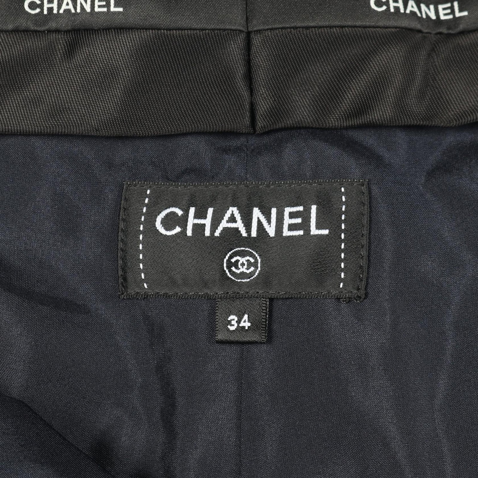 CHANEL COCO Mark Button Short Pants P80432V65327 … - image 3