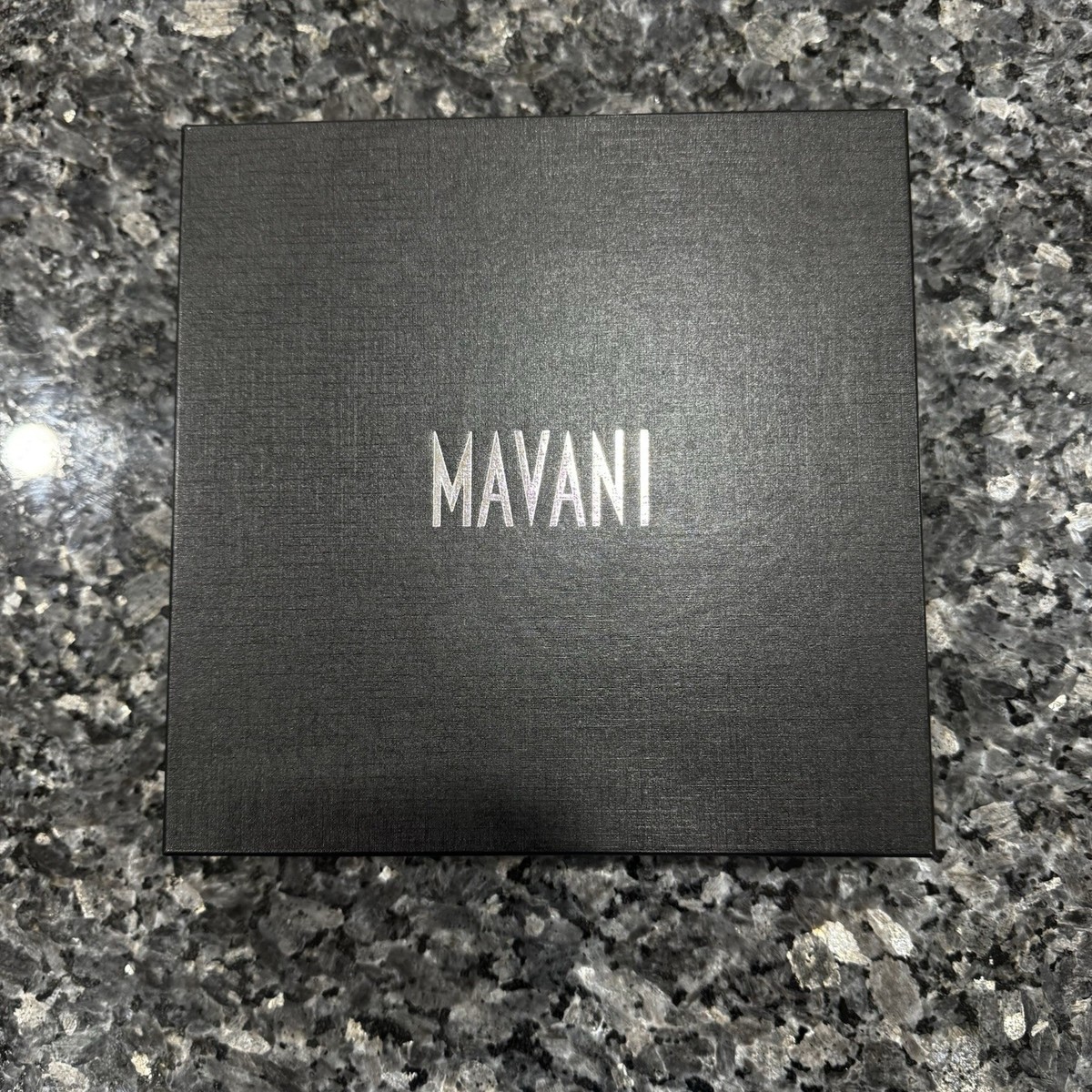 Mavani Black Inside Light Jewelry Case Empty View 2