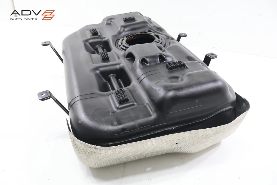 Depósito de tanque de gasolina RAM PROMASTER CITY 2015-2022 con escudo OEM Foto 2 de 4