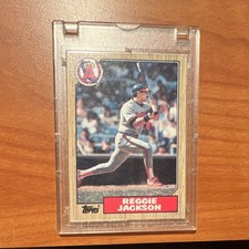 Topps 1987 Reggie Jackson #300 California Angels Baseball Base Set Card