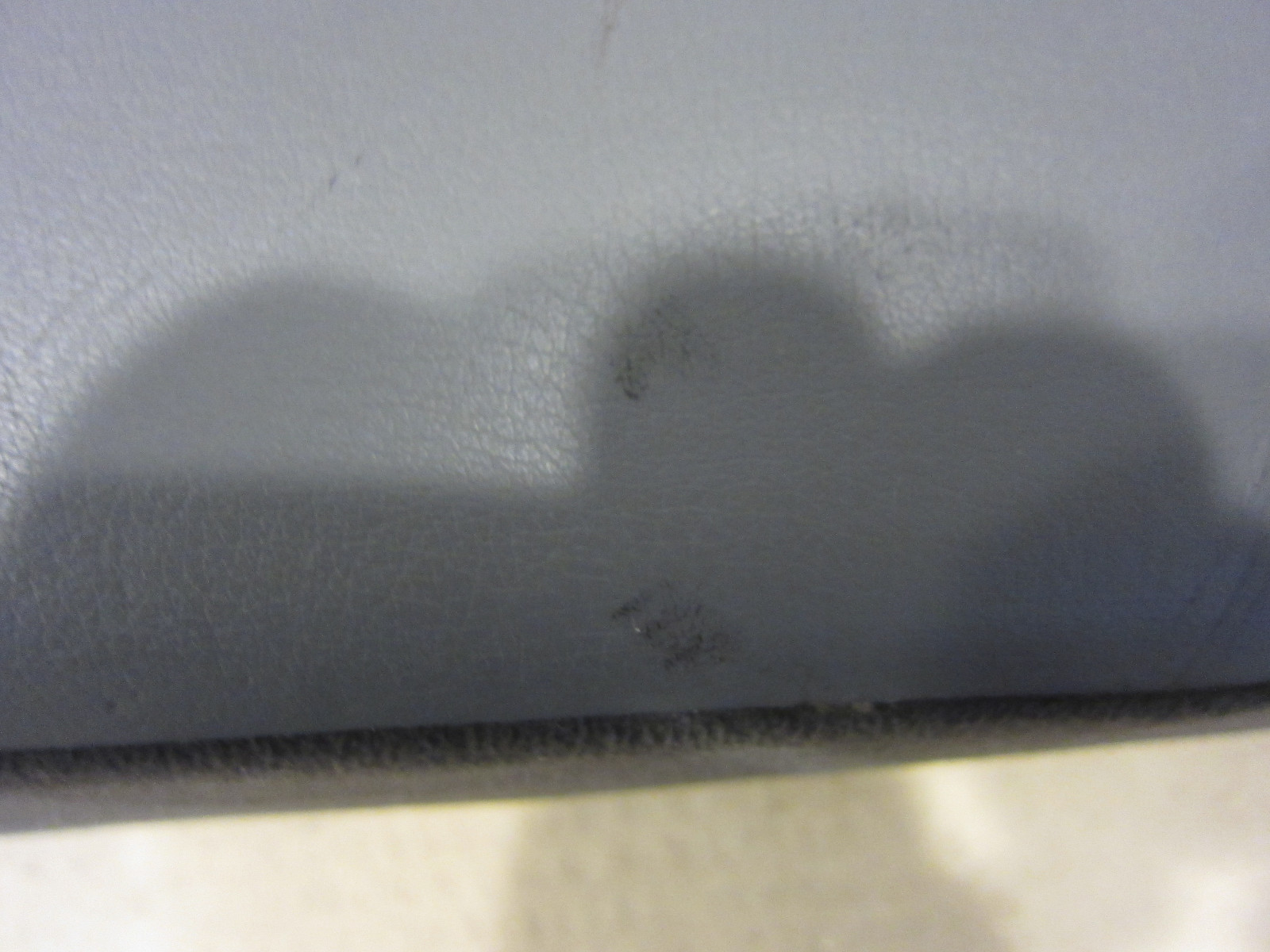 Maserati Quattroporte Rear Middle Seat Bottom Cushion - Dark Grey  9813812..