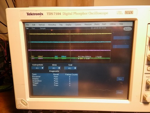 Tektronix TDS7104 1GHz 10GS/s oscilloscope 3M JIT PWR SM SSD CAN LIN JIT2 JIT3 - Picture 4 of 13