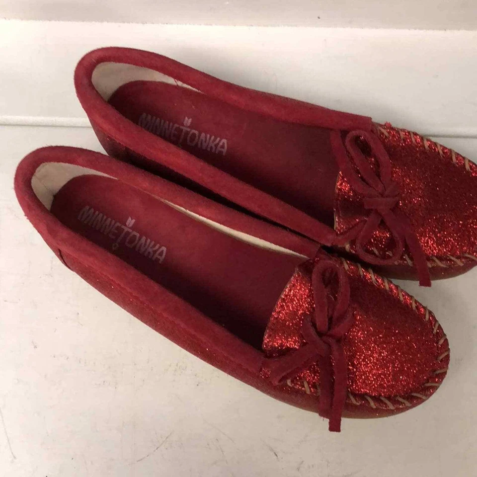 Minnetonka Girls Size 4 Red Sparkly Sparkle Glitter Moccasin Shoes wizard of OZ - Image 3 of 4