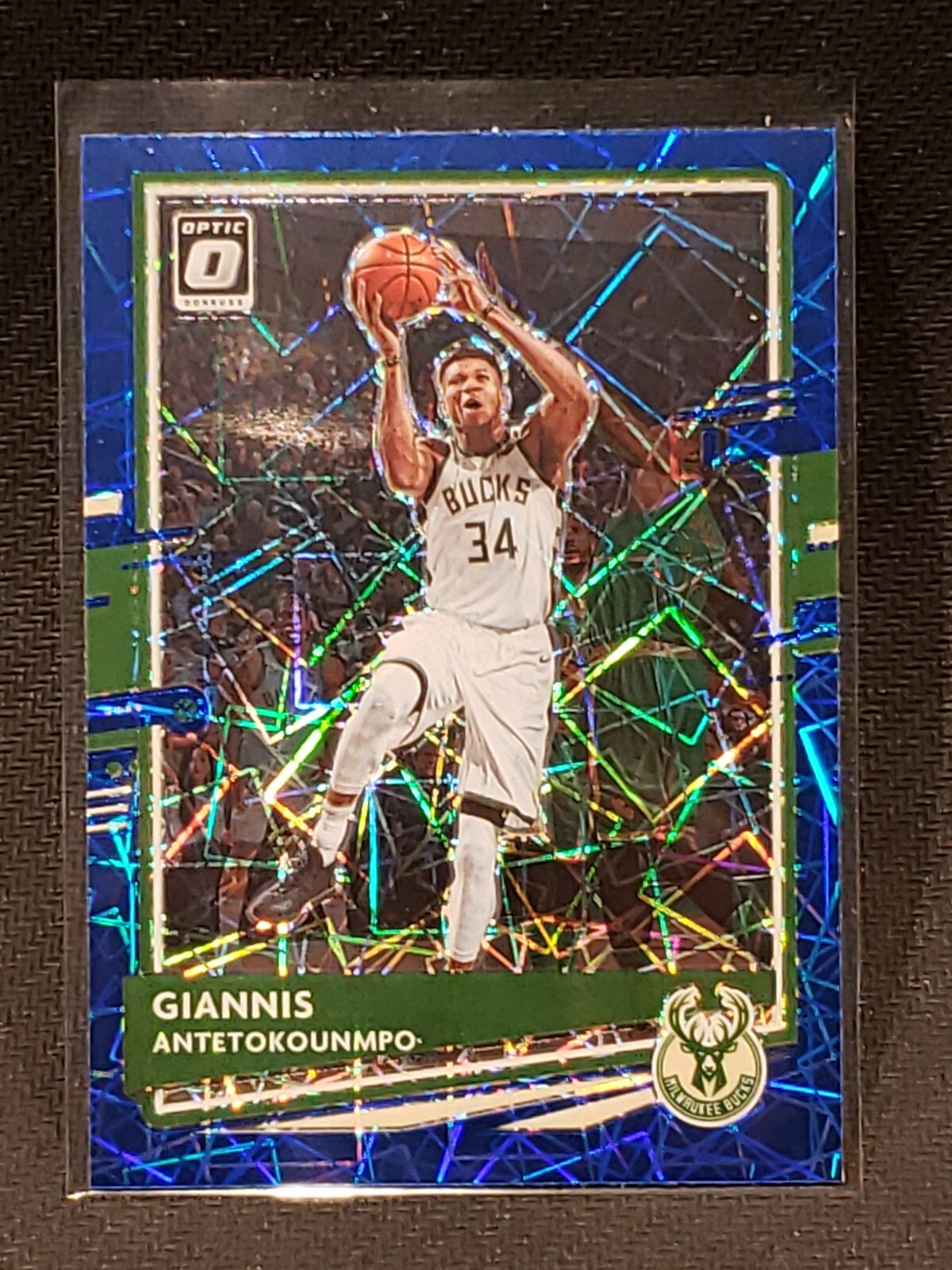 Giannis Antetokounmpo 2020-21 Donruss Optic Blue Velocity Prizm #29 Bucks