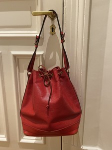 louis vuitton noe red