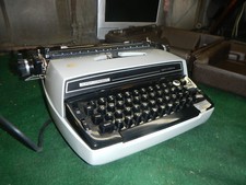 SMITH-CORONA SUPER CORRECT ELECTRIC TYPEWRITER w/CASE - The was thumbnail