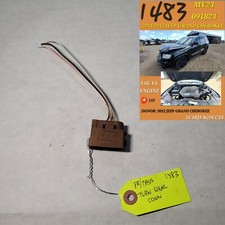 Oem 2011-2013 Jeep Grand Cherokee Front Right Passenger Turn Signal Connecto