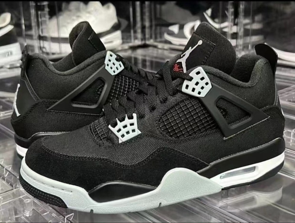Nike Air Jordan 4 Retro SE