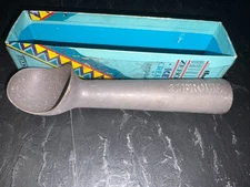 Vintage Zeroll  Scooper Ice Cream Scoop