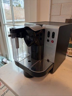 DeLonghi EN680.M Nespresso Lattissima Single-Serve Espresso Maker Brushed Metal