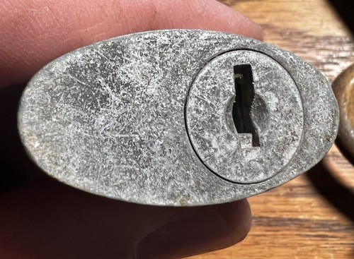 Lot of 5 Vintage Padlocks~ No Keys For Restoration - Picture 5 of 7