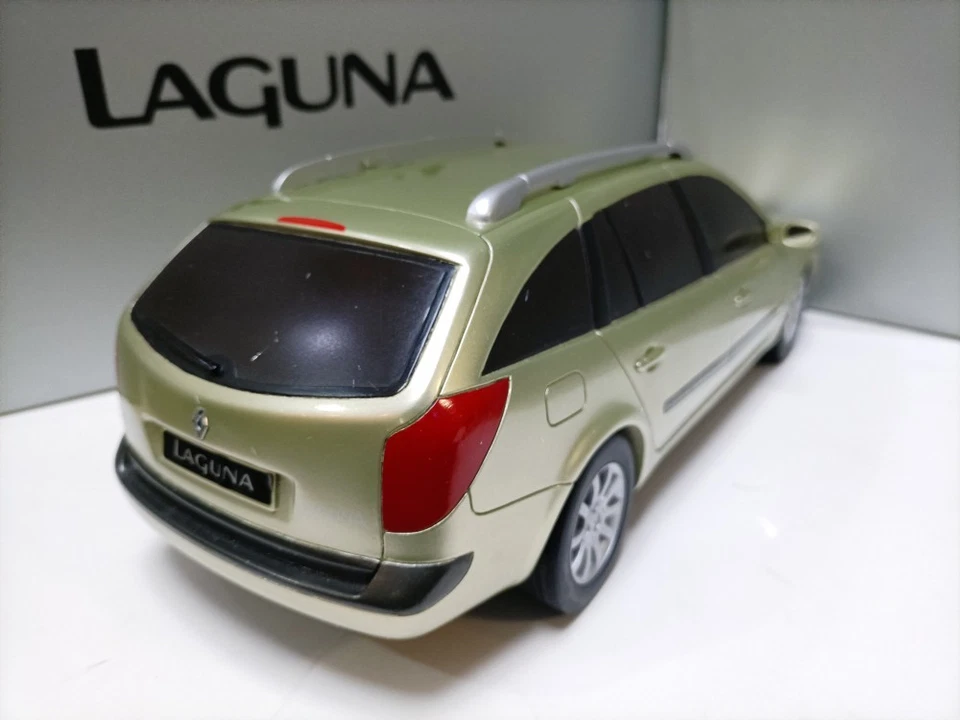 Norev 1:12 Renault Laguna Exhibition Edition Touring Car Model Renault Laguna - Image 3 of 4
