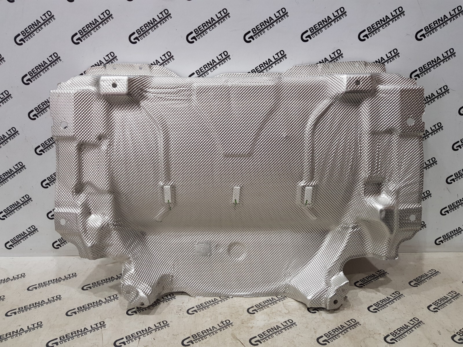 VOLVO XC90 2015-2019 GENUINE REAR HEAT SHIELD 32392277 for sale online ...