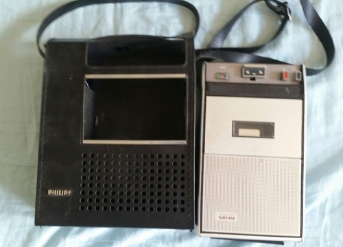 alter,tragbarer Kassettenrecorder - Bild 8 von 9