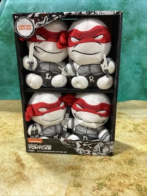 TMNT TOMY 40TH ANNIVERSARY GIFT BOX SET PLUSHES 4-PACK LIMITED EDITION AC482620