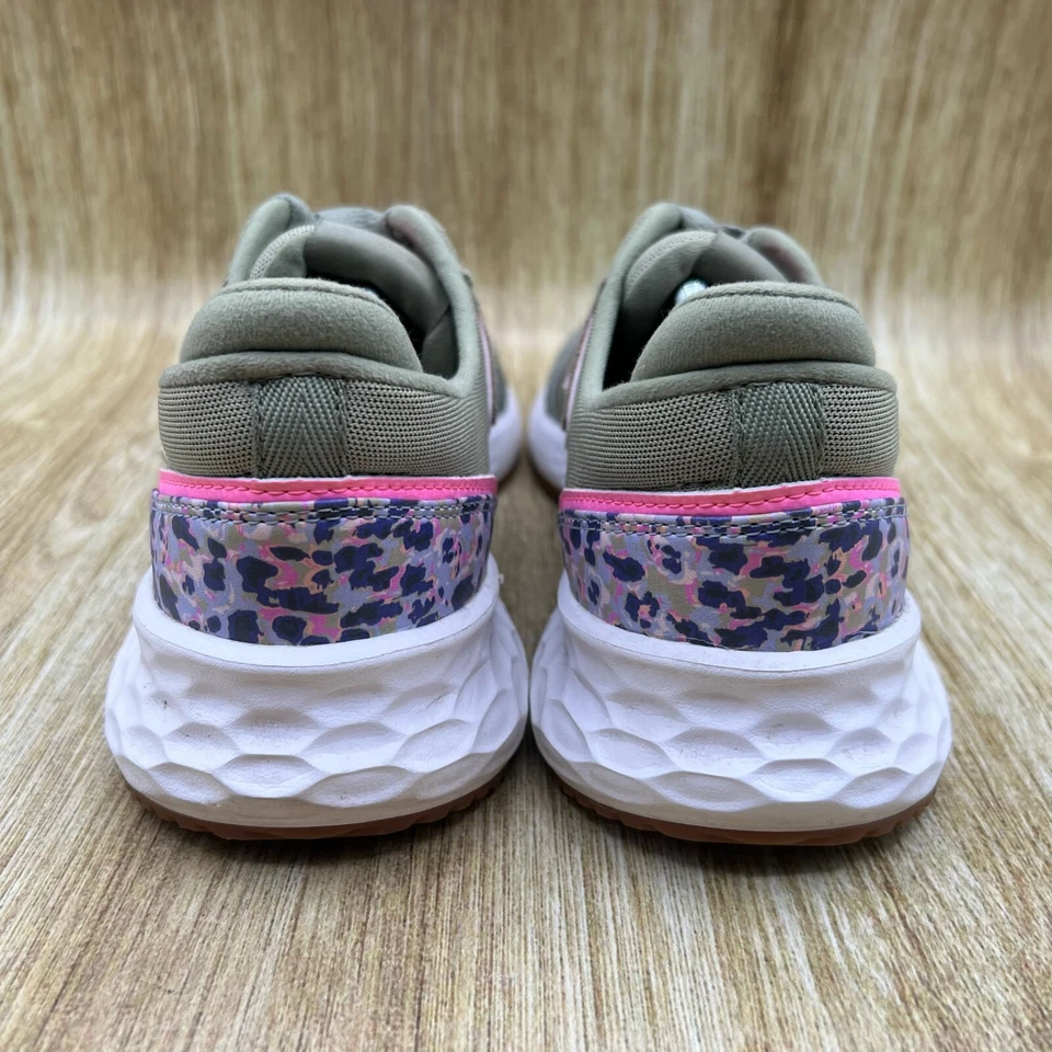 Tênis New Balance Fresh Foam X70 Feminino Tamanho 9.5 Verde Rosa WSX70OF1 - Imagem 4 de 4