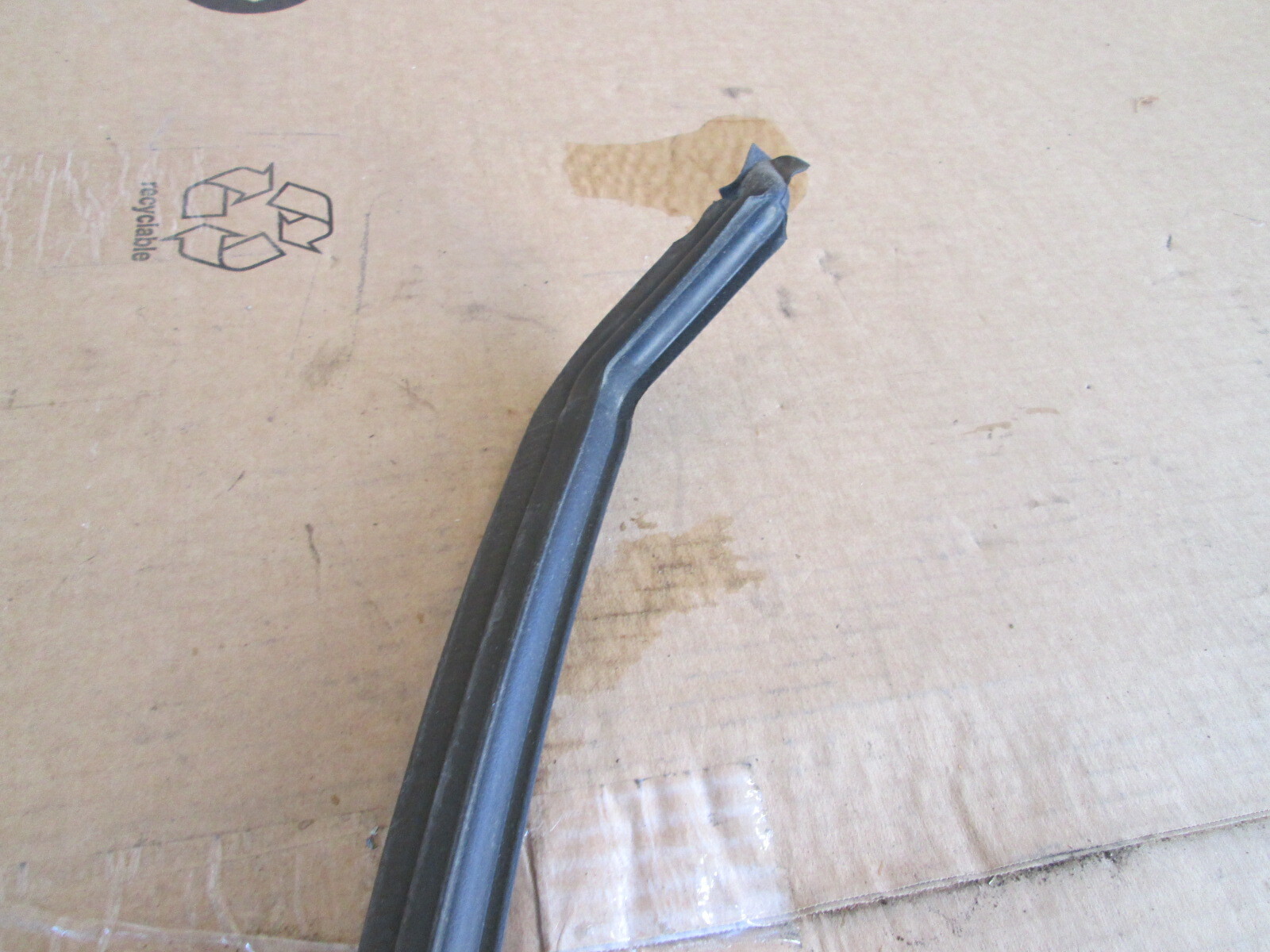 Ferrari California - Lower Windshield / Cowl Rubber Gasket # 