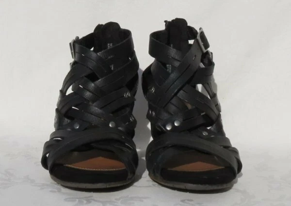 $99 SOLE BOUND Bare Traps Black Leather EKKO Studded Gladiator Sandals Shoes 6 M - Image 3 of 4