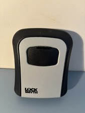 Lock Smyth Key Safe Box Wall Mounted 4 Digit Combination Lock Outdoor