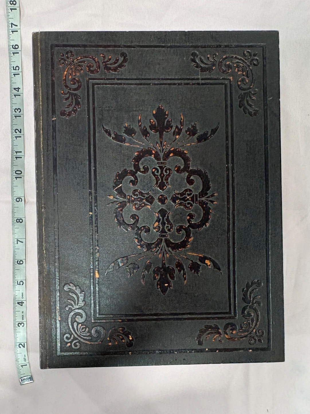 Vintage Style Decorative Faux Book Hidden Storage Box With Velvet Lining Keys