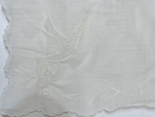Vintage White Embroidered Hankie Handkerchief Bird Swallow Flower Scalloped Edge