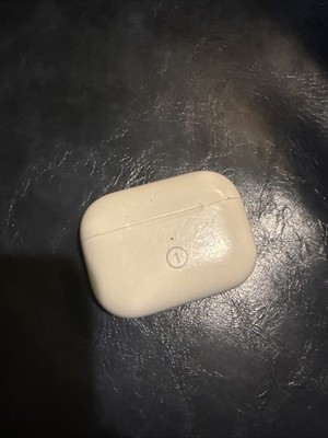 Apple AirPods Pro 2nd Generation with MagSafe Wireless Charging Case (USB C)...