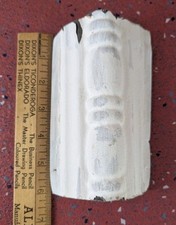 Antico bordo angolare in latta shabby chic stampaggio in latta recupero architettonico