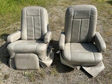 Villa Rv 12v Power Captains Chairs Beige Taupe Seats Pair Motorhome Coach Used
