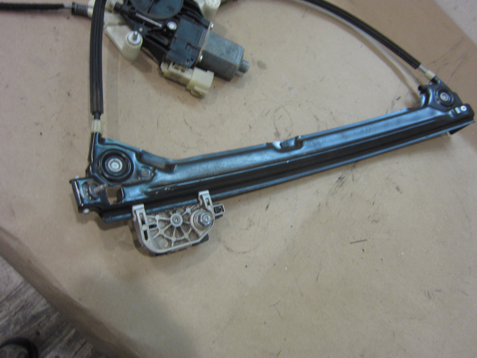 Maserati Ghibli,Quattroporte RH Front Power Window Lift Regulator  670009815