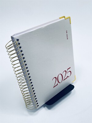 The Dailee Planner, 2025 (Cherry) - Spiral-bound