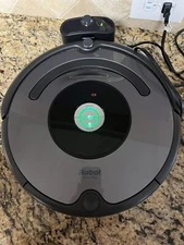 iRobot Roomba 635 Vacuum Cleaning Robot - Gray W/charging Base And Extras