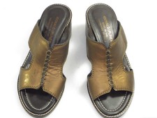 Nice Donald J Pliner slides,comfy walk block heels,Sandals gold Size 6 M 250