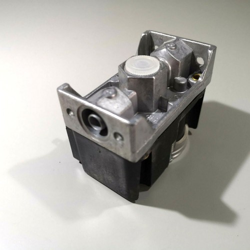 DUNGS GW10A6 Pressure Switch New - Picture 3 of 5