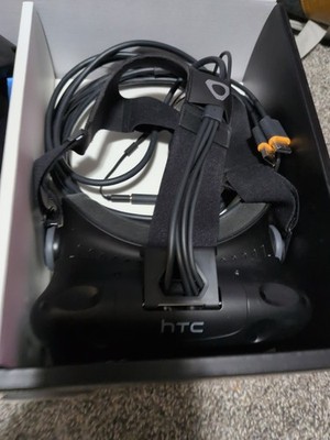 HTC Vive VR Headset Complete Set (Virtual Reality Full Kit System) Original Box