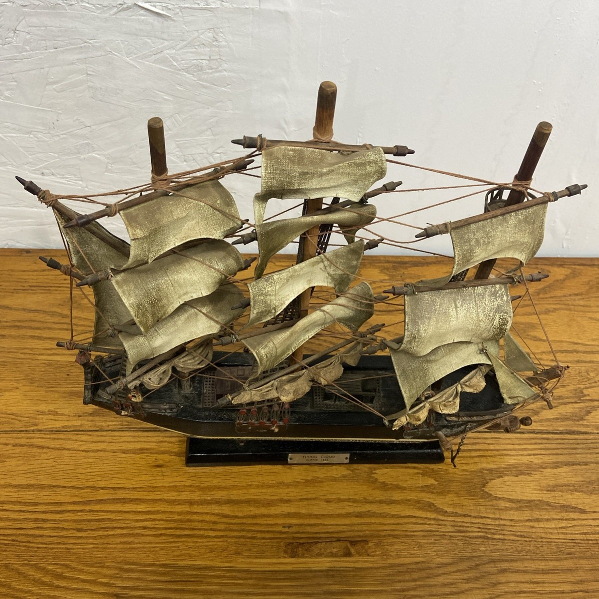 ANTIQUE Collectible “Flying cloud”1846 CLIPPER Model Wooden Ship
