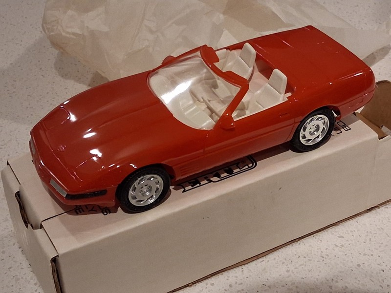 1992 AMT/ERTL Corvette Convertible Special Edition Promo Bright Red/White 1:25