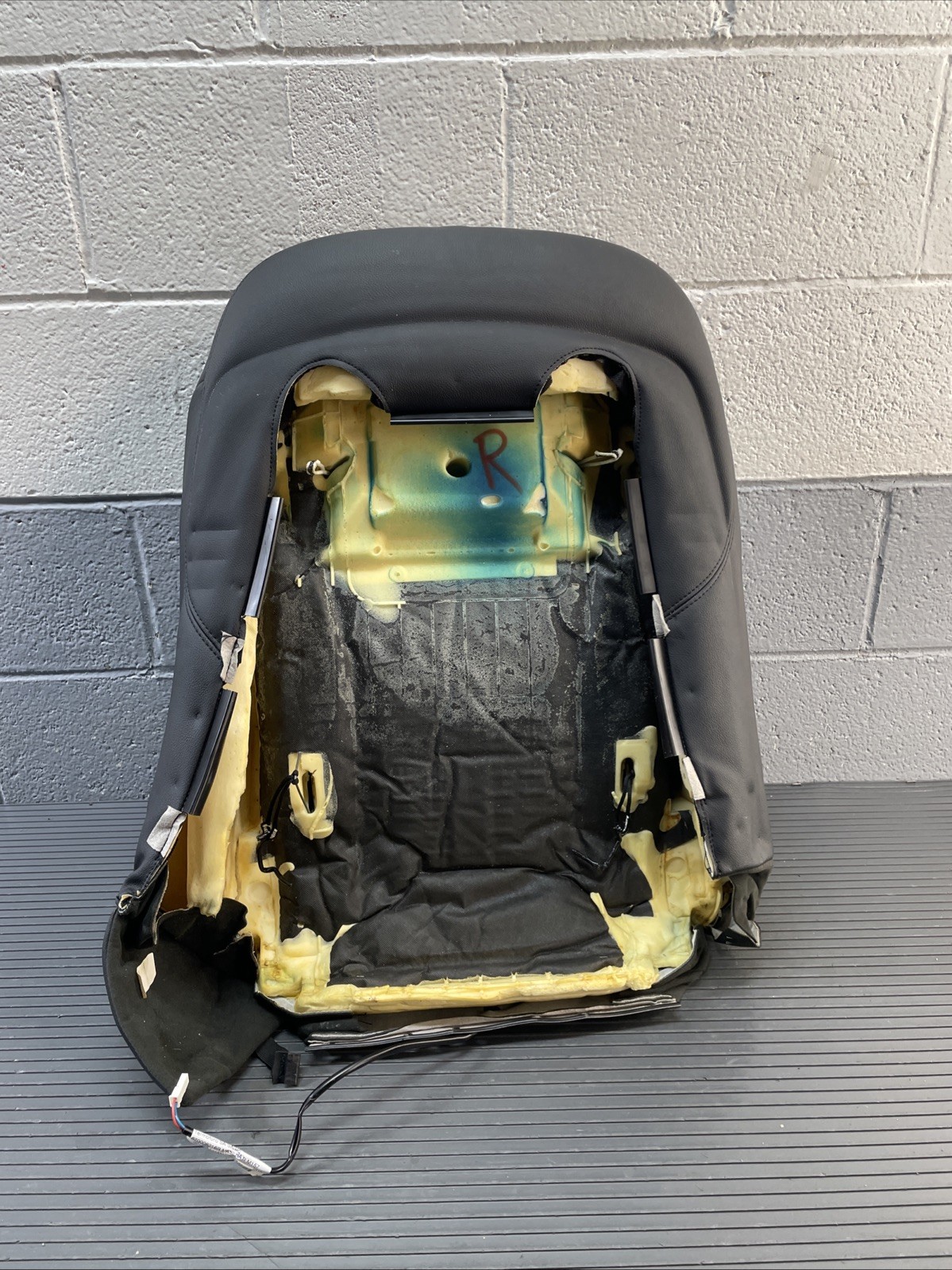 2014-2017 Maserati Ghibli Front Right Side Upper Seat Cushion Cover Black OEM