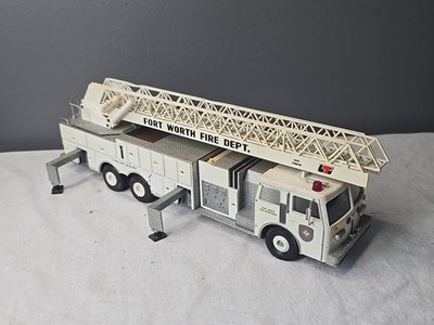 Conrad 5509 Fort Worth Texas LTI 100Ft Aerial Ladder Diecast Model White
