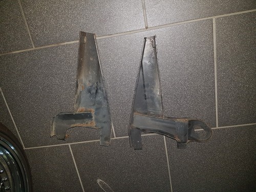 VW Corrado G60 Halter Stoßstange VORNE  535807113 535807114