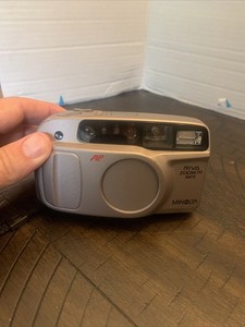 minolta riva zoom 70 Film Camera